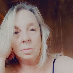 Meet your Posher, Connie